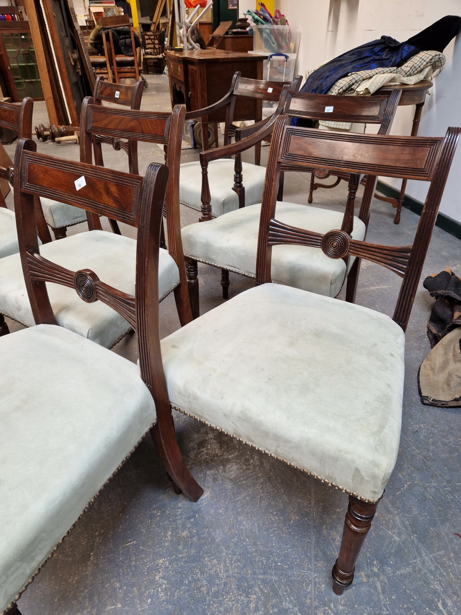 A SET OF EIGHT EARLY 19th C. MAHOGANY CHAIRS INCLUDING TWO WITH ARMS, EACH WITH A REEDED - Image 6 of 6