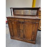 A EARLY 19th C. ROSEWOOD CHIFFONIERE, THE MIRRORED BACK RECESSED ABOVE DRAWERS AND DOORS. W 99 x D