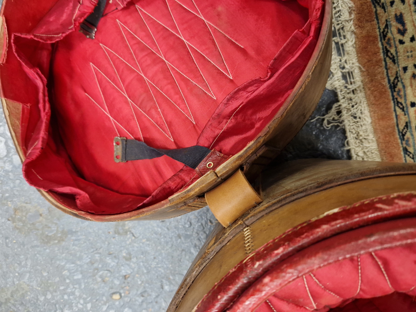 A LEATHER DOUBLE TOP HAT CASE LINED IN RED, TOGETHER WITH A COPPER CIRCULAR PAN WITH RING HANDLES. - Image 9 of 10