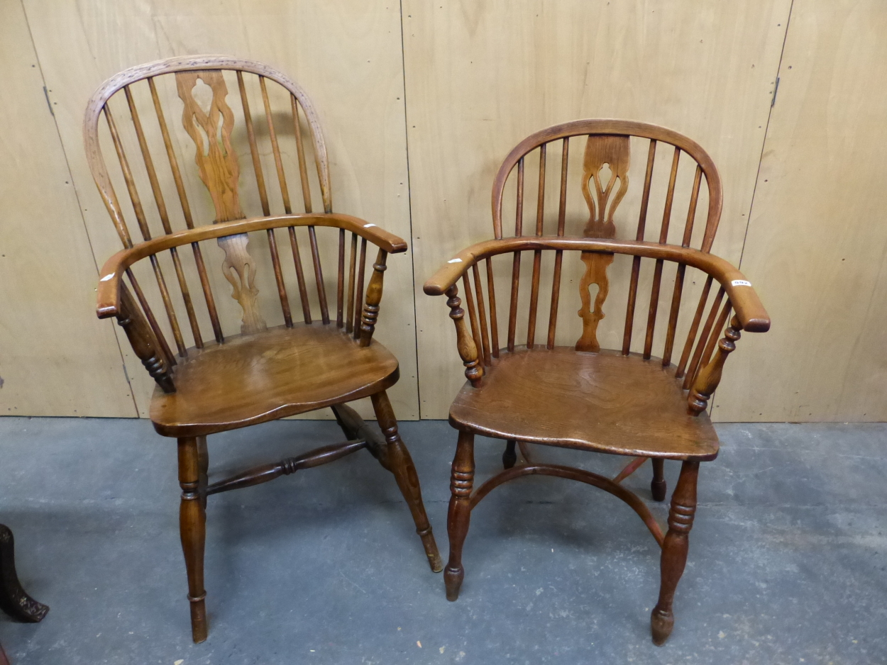 A 19th C. OAK AND ELM LOW BACKED WINDSOR CHAIR WITH CRINOLINE STRETCHER TOGETHER WITH ANOTHER WITH A - Image 2 of 6