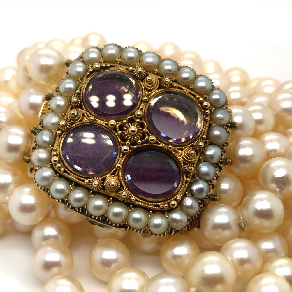 AN ANTIQUE FOUR ROW CULTURED PEARL CHOKER NECKLACE WITH GLAZED FOUR PANEL PEARL SET ORNATE CLASP. - Image 4 of 11