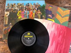 BEATLES - SGT. PEPPER 1st PRESSING MONO WITH RED INNER SLEEVE AND CUT-OUTS PMC 7027, WITH PCS