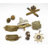 Small quantity of 20th century cap badges to include Machine Gun Corps, Lincolnshire Regiment,