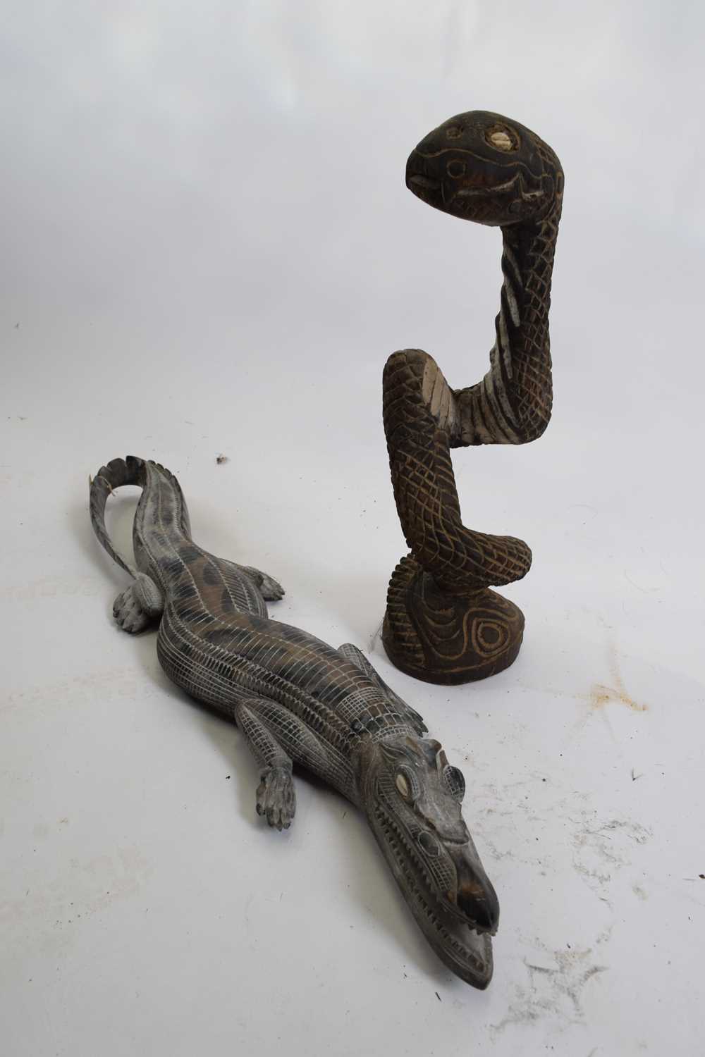 Tribal/ethnographica interest - Papua New Guinea floor standing wooden model of a snake with inset - Image 2 of 3