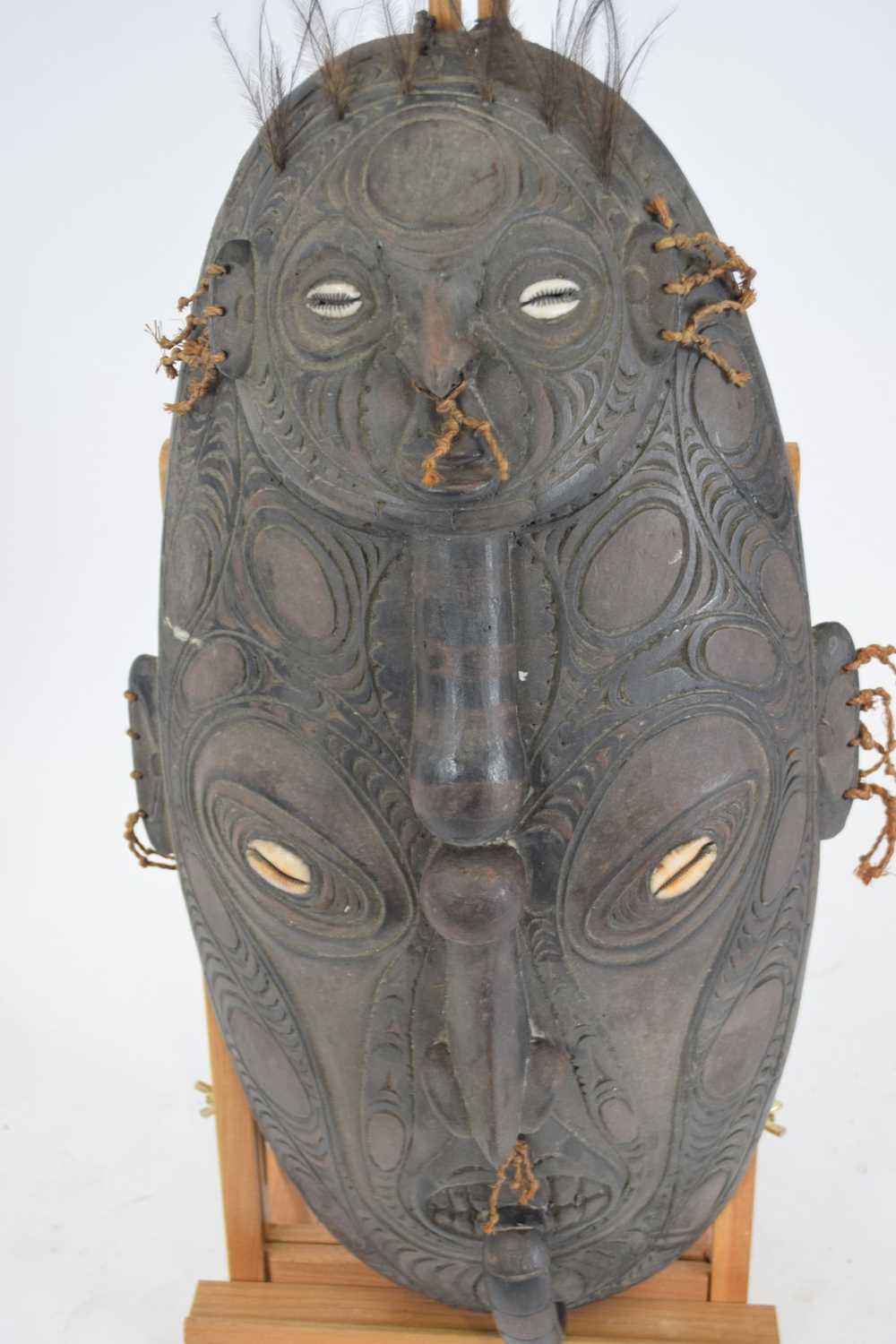 Tribal/ethnographica interest - Papua New Guinea oval mask with two anthropomorphic faces set with - Image 2 of 3