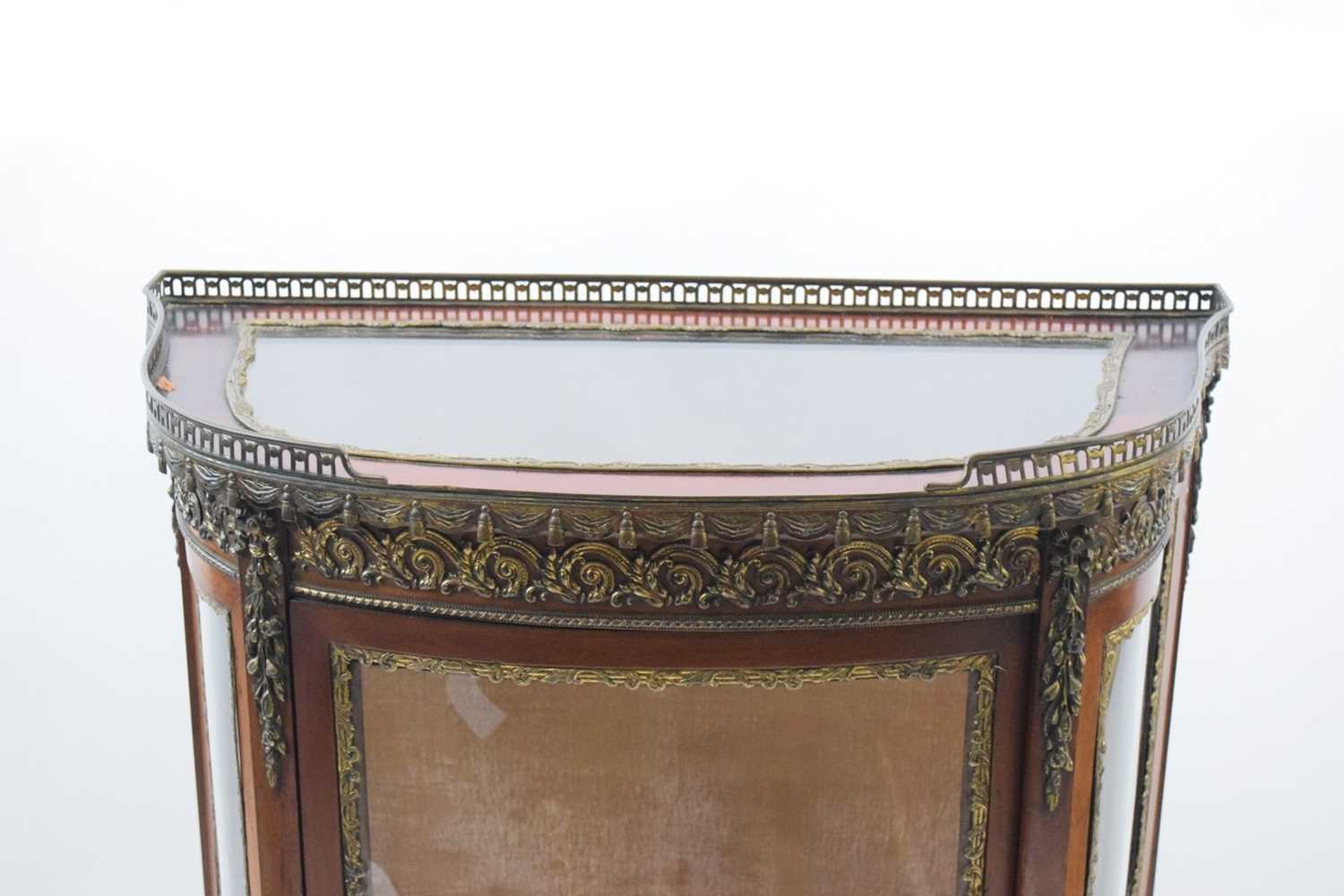 French late 19th or early 20th century bow front china display cabinet or small vitrine, the top - Image 4 of 4