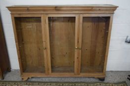 20TH CENTURY PINE THREE DOOR BOOKCASE OR DISPLAY CABINET, 150CM WIDE