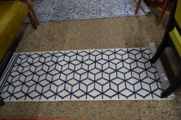 MODERN POLYPROPYLENE FLOOR RUNNER CARPET WITH MESHED DESIGN, 67 X 230CM