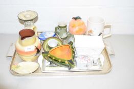 TRAY OF MIXED WARES TO INCLUDE A DOULTON BATTLE OF HASTINGS CANDLESTICK, SMALL TORQUAY WARE JUG,