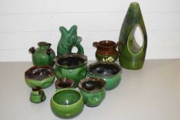 MIXED LOT: GREEN GLAZED CERAMICS TO INCLUDE TORQUAY WARE VASE, DARTMOUTH POTTERY GURGLE JUG, TABLE