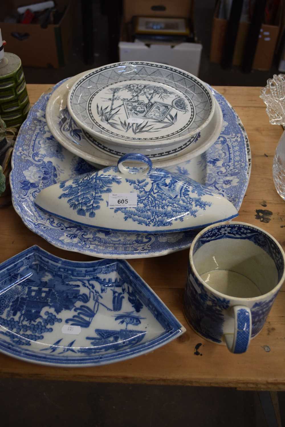 BLUE AND WHITE PEARLWARE AND LARGE SERVING DISHES