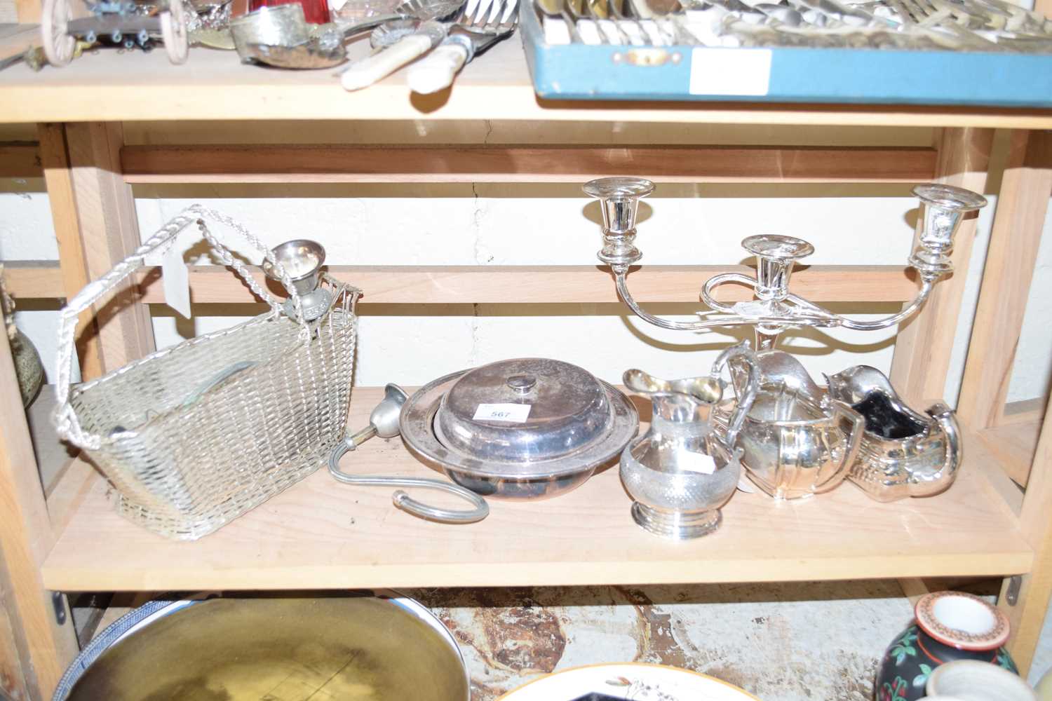 VARIOUS SILVER PLATED WARES TO INCLUDE CANDELABRA, MUFFIN DISH, VARIOUS JUGS