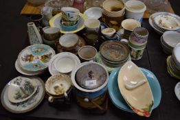 QUANTITY OF CERAMIC ITEMS, MAINLY VASES, CUPS AND SAUCERS