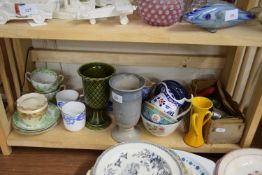 VARIOUS ITEMS TO INCLUDE TEA WARES, SMALL BRETBY YELLOW GLAZED VASE, VINTAGE MINCER AND OTHER WARES