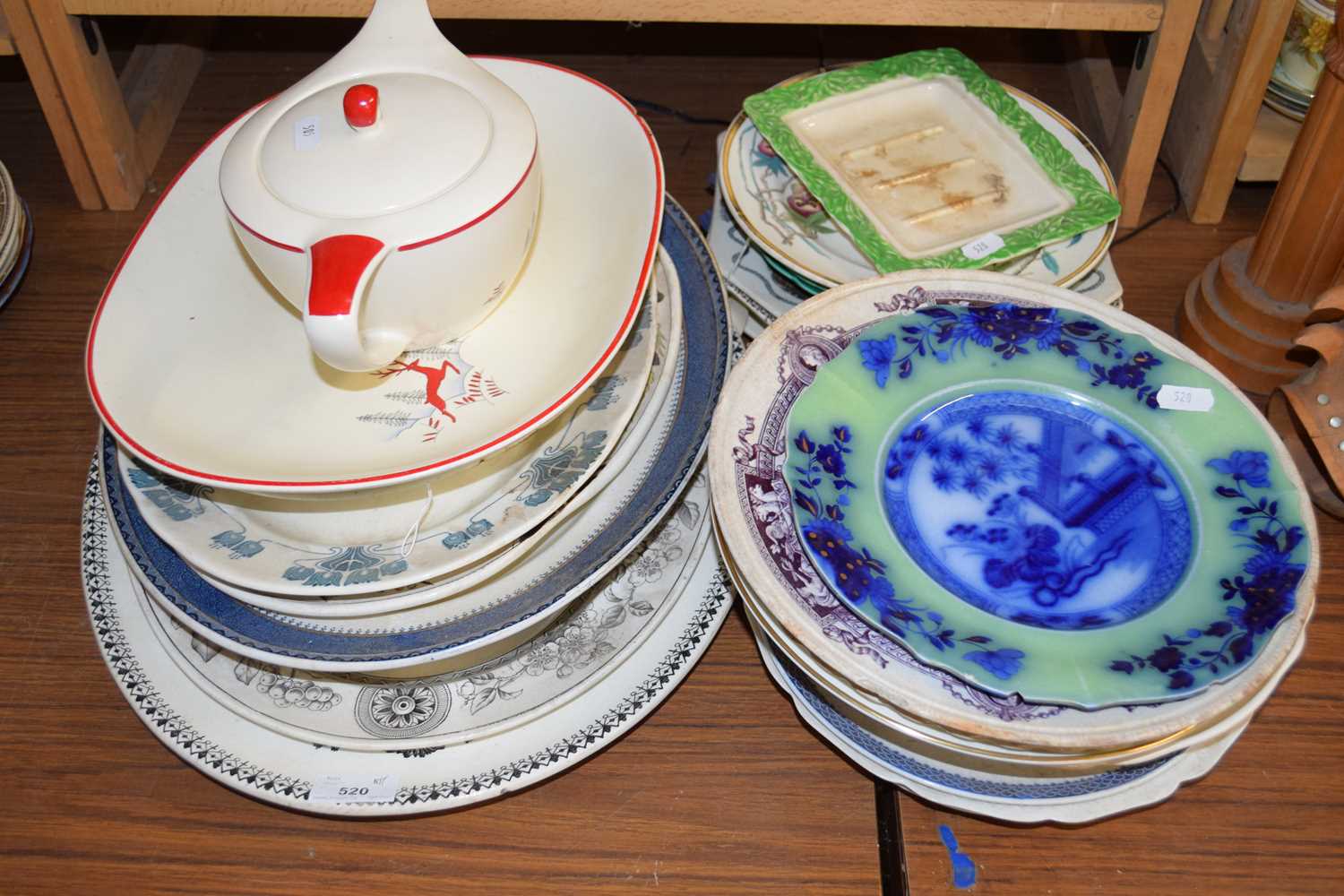 VARIOUS VICTORIAN AND LATER CERAMICS TO INCLUDE DECORATED PLATES, BOWLS, PLUS A CROWN DEVON