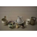 MIXED LOT: MARBLE FINISH WASH BOWL AND JUG, VICTORIAN FAIENCE JUG, DENBY VASE AND OTHER ITEMS