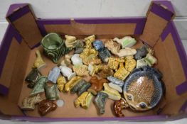 BOX OF VARIOUS WADE WHIMSIES