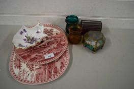 MIXED LOT COMPRISING A COPELAND SPODE STRAINER AND ONE OTHER SIMILAR PLUS FURTHER HAMMERSLEIGH DISH,