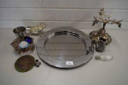 MIXED LOT COMPRISING SILVER PLATED CENTREPIECE STAND, VARIOUS OTHER SMALL SILVER PLATED WARES