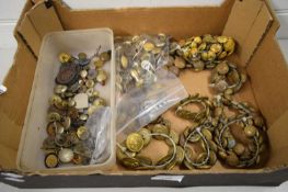 BOX CONTAINING COLLECTION OF MILITARY BUTTONS