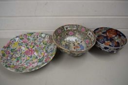 MODERN CHINESE CANTON STYLE BOWL PLUS FURTHER PLATES AND A FURTHER IMARI PEDESTAL BOWL (3)