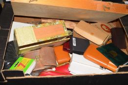 BOX VARIOUS MIXED ITEMS TO INCLUDE CIGAR CASE, CIGAR BOXES, HOUSE OF COMMONS NOTEPAD ETC