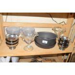 MIXED LOT VARIOUS KITCHEN WARES, GLASS DISHES ETC