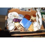 BOX VARIOUS MIXED CHINA WARES TO INCLUDE TORQUAY WARE JUG ETC