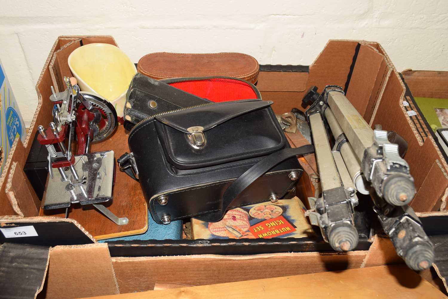 BOX OF MIXED ITEMS TO INCLUDE A CHILDS SEWING MACHINE, CAMERA TRIPOD ETC