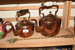 TWO COPPER KETTLES AND A BRASS TOASTING IRON