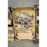 BOX OF MIXED TOOLS