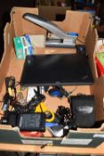 BOX OF MIXED ITEMS TO INCLUDE A SINK PAD COMPUTER, VARIOUS CABLES ETC