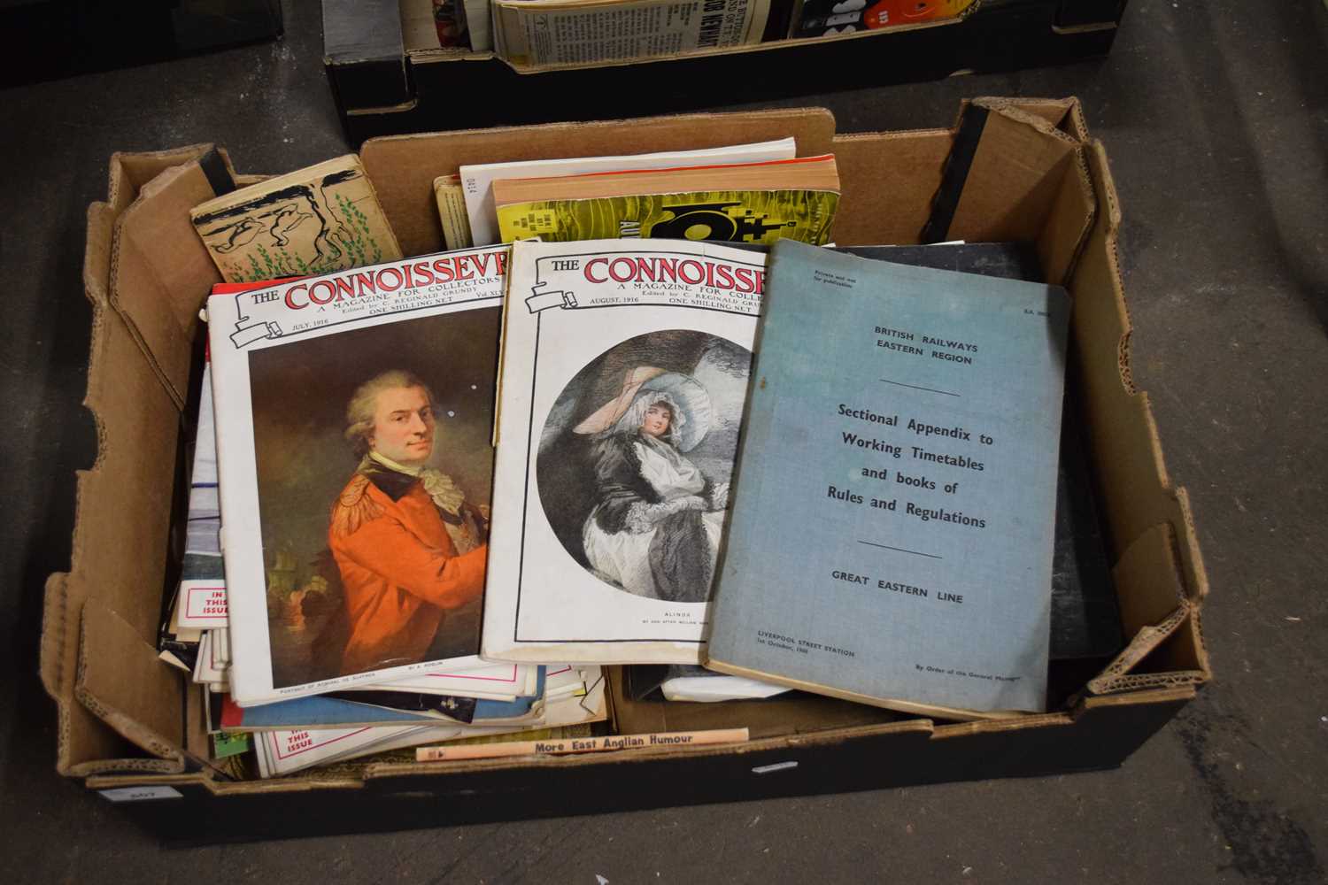 BOX OF VARIOUS EPHEMERA TO INCLUDE AIRFIX MAGAZINE, CONNOISSEUR MAGAZINE AND VARIOUS OTHERS