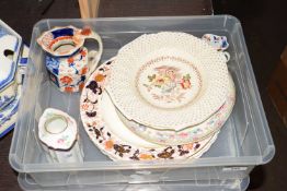 BOX OF MIXED CERAMICS TO INCLUDE MASONS IRONSTONE JUG, VARIOUS DECORATED PLATES ETC