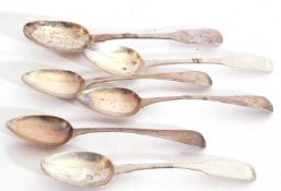 Mixed Lot: three Georgian Old English pattern tea spoons, London 1812, maker's mark Sarah & John