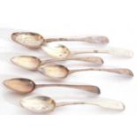 Mixed Lot: three Georgian Old English pattern tea spoons, London 1812, maker's mark Sarah & John