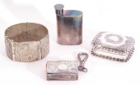 Mixed Lot: Edwardian silver hinged lidded box, the embossed lid with wavy rim borders, Birmingham