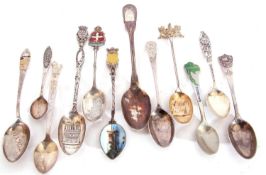 Mixed Lot: eight silver and white metal tea spoons together with four others, the weighable silver