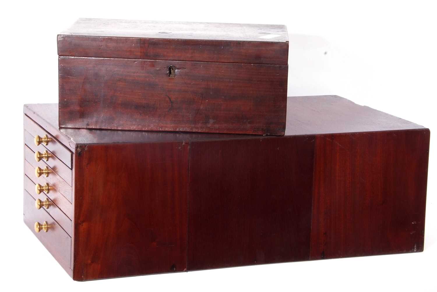 Six drawer mahogany cabinet together with a mahogany box, both with a small quantity of various