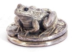 Elizabeth II silver resin filled frog and lily pad paperweight, Birmingham 1993