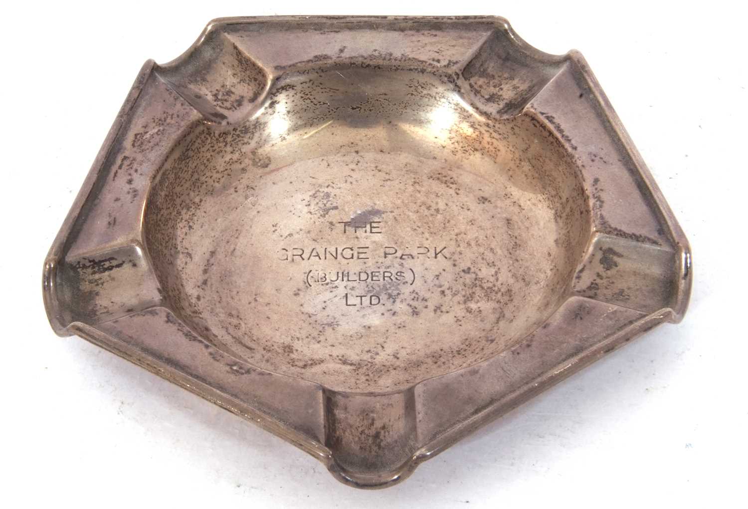George VI ashtray of hexagonal form, commercial presentation inscription to centre, 11.5cm diam,