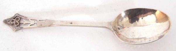 George V decorative spoon in 17th century style having pierced top, rat-tail and spot hammerred bowl