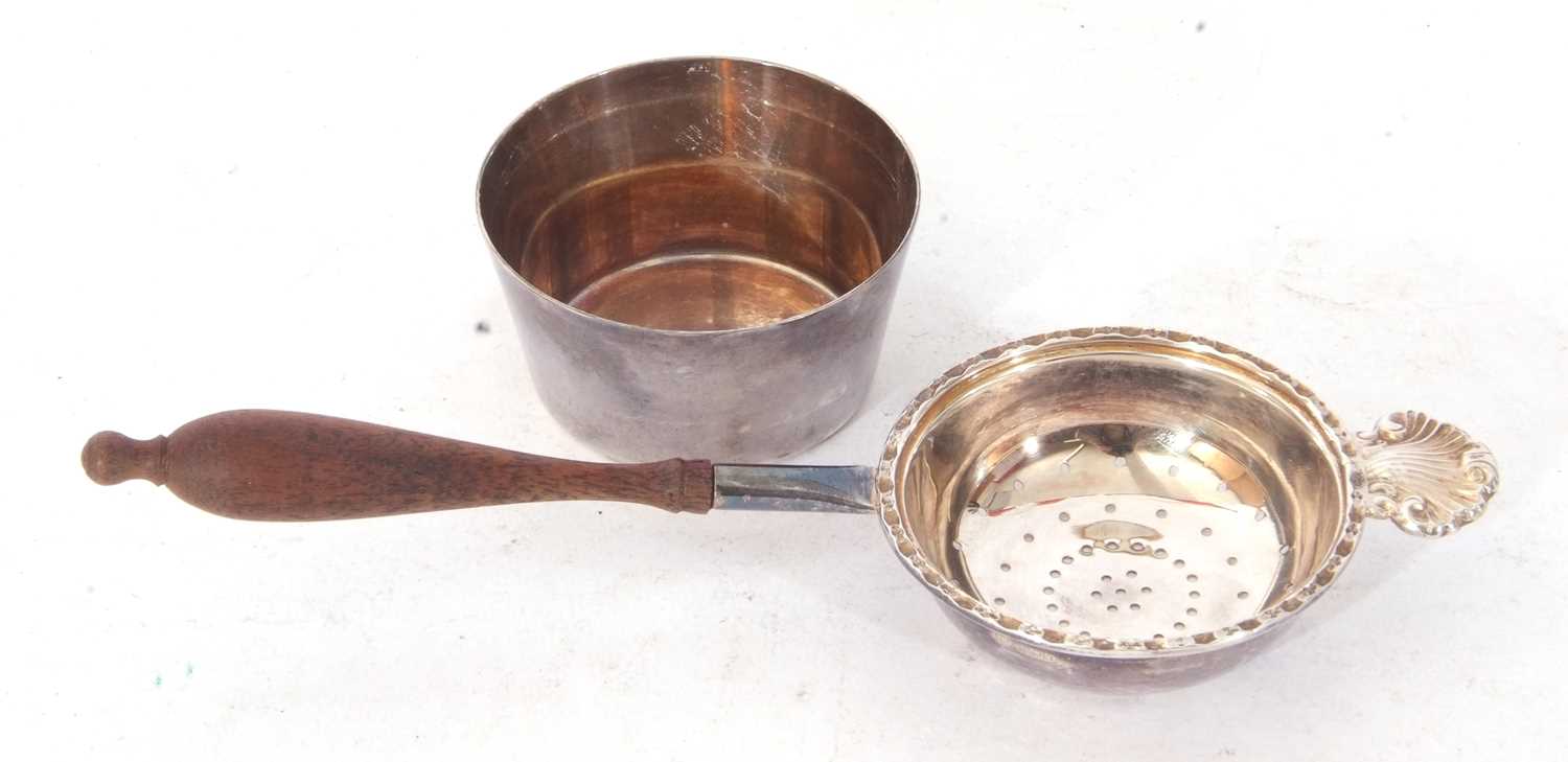 Elizabeth II silver tea strainer and bowl with round pierced bowl, applied shell resting ledge to - Image 2 of 3
