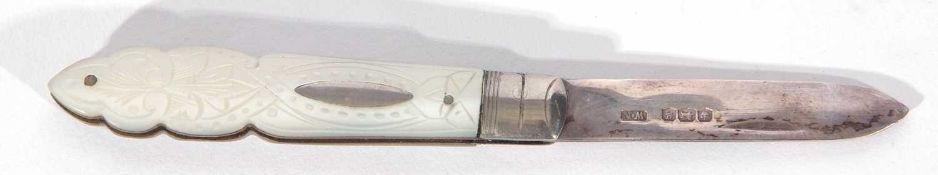 George V mother of pearl mounted and silver bladed folding fruit knife, Sheffield 1924, makers