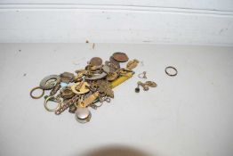 BOX OF VARIOUS BROOCHES AND PENDANTS ETC