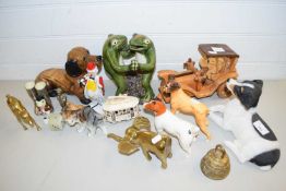 MIXED LOT : VARIOUS ORNAMENTS TO INCLUDE A BESWICK JACK RUSSELL TERRIER, A ROYAL DOULTON BOXER, A