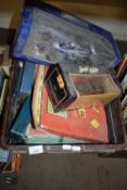 BOX OF MIXED ITEMS TO INCLUDE BOXED FORMULA 1 RACING CAR, JIGSAWS, ETC