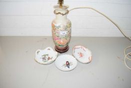 MIXED LOT COMPRISING MODERN ORIENTAL TABLE LAMP, A HEREND PIN DISH AND TWO FURTHER DISHES