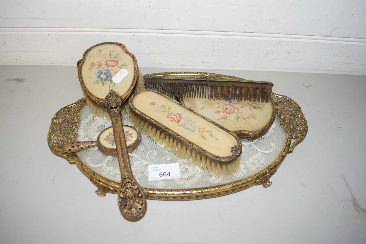 METAL FRAMED DRESSING TABLE SET