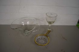 MIXED LOT COMPRISING OVERSIZED CLEAR GLASS RUMMER, CLEAR ART GLASS BOWL AND A FURTHER METAL